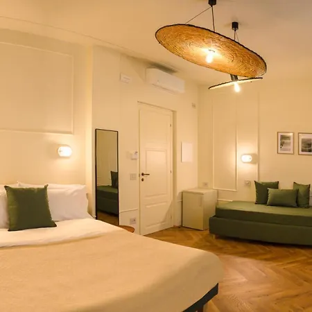 Casaretti - In Centro A Foligno, Con Parcheggio E Ampio Bagno In Vendégház