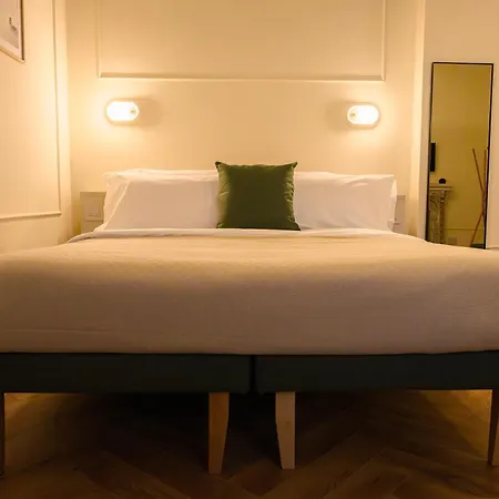 Casaretti Affittacamere - In Centro A Foligno, Self Check-In, Parcheggio E Ampio Bagno Privato Gæstehus Foligno