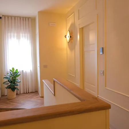 Casaretti - In Centro A Foligno, Con Parcheggio E Ampio Bagno In Pensión 3*
