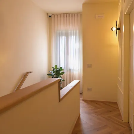 Casaretti - In Centro A Foligno, Con Parcheggio E Ampio Bagno In بيت ضيافة